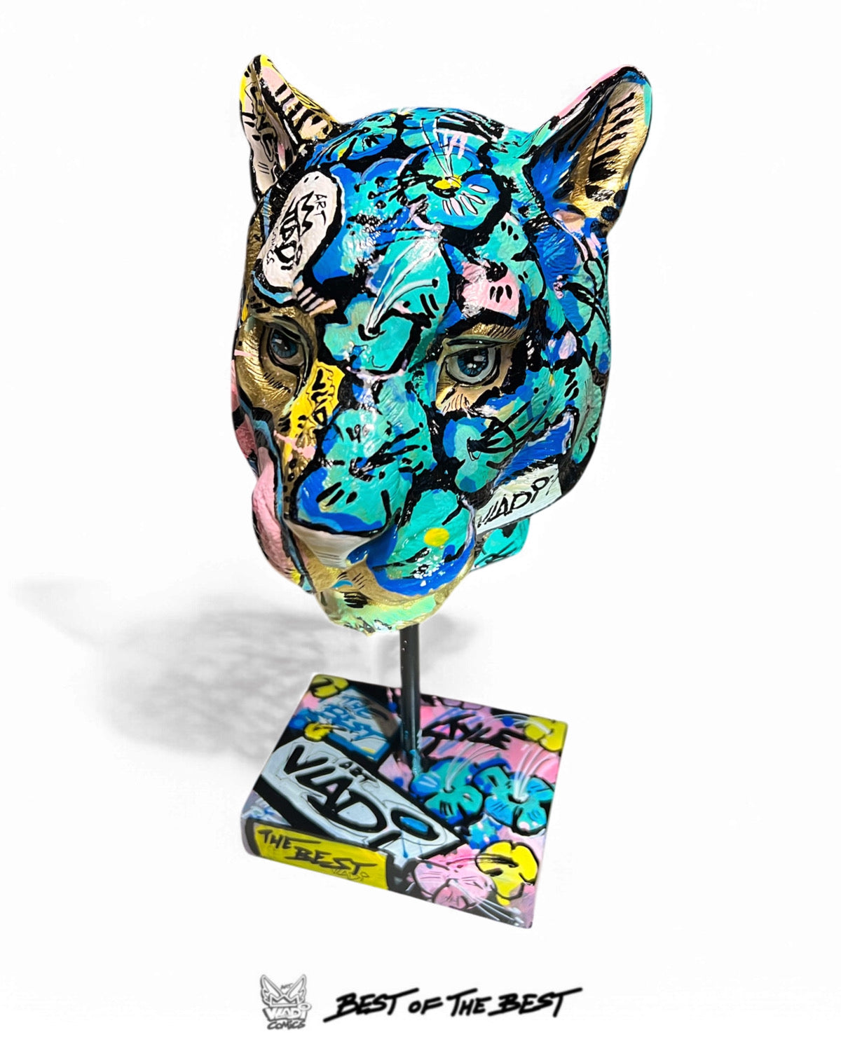 Art VLADI sculpture of PUMA - Love - Pop Art Comics Figure - front view